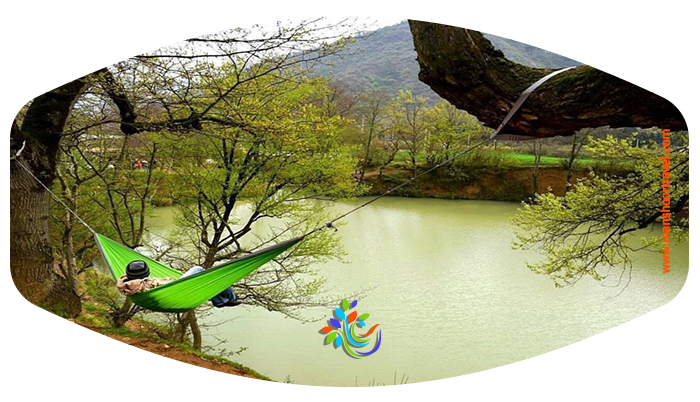 چشمه گل رامیان | نگین فیروزه ای طبیعت  همین که از جاده شاهرود-رامیان، راه تان را کج کنید و به دنبال تابلوی راهنمای چشمه گل بروید، اعجازی دیگر از طبیعت را پیش روی تان می بینید.