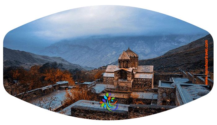 کلیسای سنت استپانوس جلفا:کلیسای سنت استپانوس مقدس (Saint Stepanos Monastery) کلیسایی تاریخی در دل کوه هاست که شمال استا ن آذربایجان شرقی بین منطقه مرزی جلفا و جمهوری آذربایجان و در جنوب رودخانه ارس قرار دارد. نام این کلیسا برگرفته از یکی از حواریون حضرت م