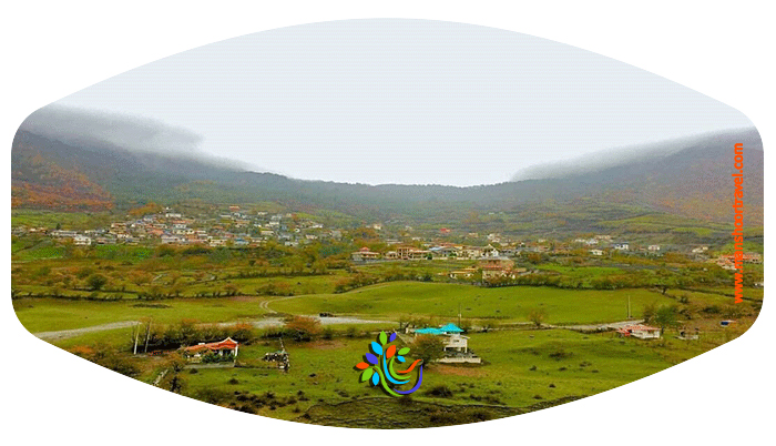 لاویج در چمستان شهرستان نور، روستایی ییلاقی‌ست که طبیعت فوق‌العاده زیبایش شما را محسور خود می‌کند و در هر فصلی از سال که به این خطه سفر کنید زیبایی‌های منحصر به فرد خود را به رخ می‌کشد. روستای لاویج در ارتفاع 739 متری از سطح دریا قرار گرفته و دارای 15 روس